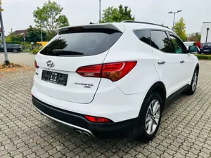 Hyundai SANTA FE Style 2WD*NAVI*LEDER*KAMERA*4xSITZHZG* Bild 5