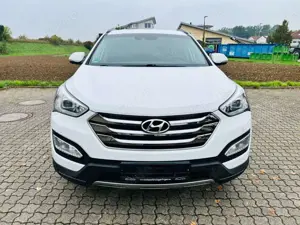Hyundai SANTA FE Style 2WD*NAVI*LEDER*KAMERA*4xSITZHZG* Bild 2