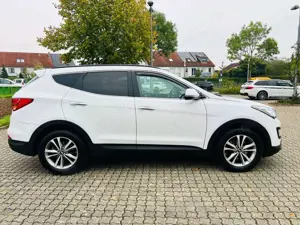 Hyundai SANTA FE Style 2WD*NAVI*LEDER*KAMERA*4xSITZHZG* Bild 4
