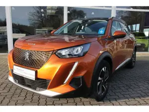 Peugeot 2008 (e-) Allure Pano Navi RFK Klima App 11kW Bild 3