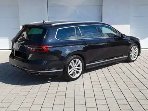 Volkswagen Passat Variant Passat V./3xR-Line Sport/LED/Kam/AhK/18"/Eu6 Bild 5
