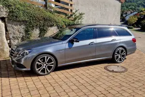 Mercedes-Benz E 220 W212 E220T bluetec 4matic LederPANORAMA TÜV2027