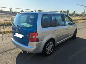 Volkswagen Touran 2.0 TDI Highline Bild 3