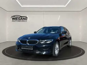 BMW 320 i Touring AUT ADVANTAGE+LIVE COCKPIT+STZH+PDC Bild 1