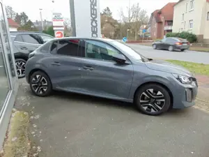 Peugeot 208 1.2 PURETECH Bild 4