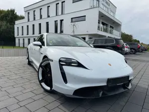 Porsche Taycan Turbo S Approved 2027  21" VOLL Carbon