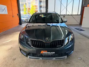 Skoda Octavia Combi Scout 4x4 DSG Pano Leder/Alcantara Bild 2