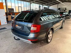 Skoda Octavia Combi Scout 4x4 DSG Pano Leder/Alcantara Bild 5