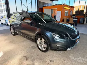 Skoda Octavia Combi Scout 4x4 DSG Pano Leder/Alcantara Bild 3