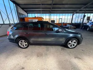 Skoda Octavia Combi Scout 4x4 DSG Pano Leder/Alcantara Bild 4