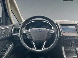 Ford S-Max Titanium 2.0 TDCi Bi-Turbo 7-Sitzer Panorama Leder Bild 3