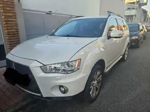 Mitsubishi Outlander 2.2 DI-D 4WD Intense