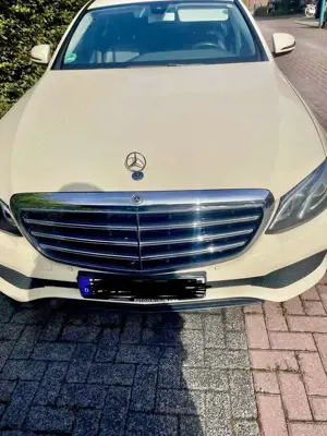 Mercedes-Benz E 200 E 200 d