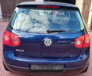 Volkswagen Golf Golf V  5-Türer 1.4 Comfortline Bild 2