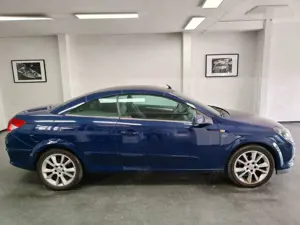 Opel Astra 1,8 Cosmo Cabrio Klima Teilleder