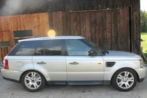 Land Rover Range Rover Sport 4.4 V8 KLIMATR PDC XENON NAVI 4X4 LEDER Bild 4