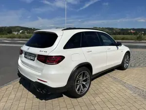 Mercedes-Benz GLC 43 AMG 4M Distr. AHK Night Panorama Garantie Metallic Bild 3