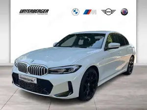 BMW 320 i xDrive Limousine M Sportpaket HiFi DAB LED
