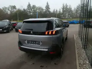 Peugeot 5008 Allure Pack, Klima, SHZ, PDC, Kamera, Navi Bild 5