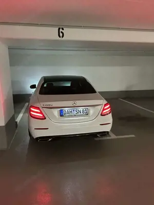 Mercedes-Benz E 220 d 9G-TRONIC Avantgarde Bild 2