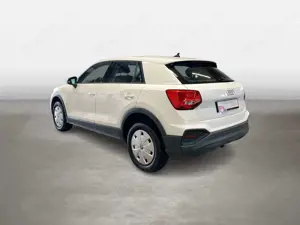 Audi Q2 35 TDI S tronic AHK LED KlimaA SoundSys PDC Bild 2