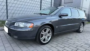Volvo V70 Kombi 2.0 T AUTOMATIK TÜV,LEDER,NAVI,SCHIEBE