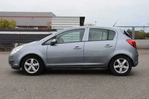 Opel Corsa D Edition Bild 2
