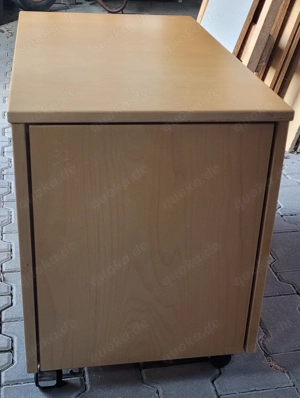 Schreibtisch Container in Buche. Bild 3
