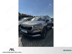 Skoda Karoq DRIVE TSI DSG+AHK+ALU 17''+LED-MATRIX+KESSY+RÜCKFA