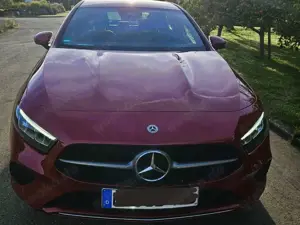 Mercedes-Benz A 180 A-Klasse 7G-DCT