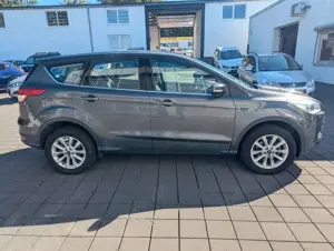Ford Kuga Titanium*1.HAND+NAVI+AHK+KAMERA+TEILLEDER* Bild 4
