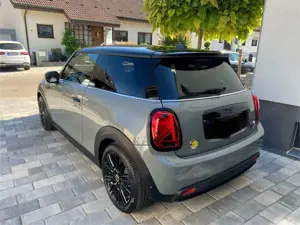 MINI Cooper SE Trim XL Black Line Bild 4