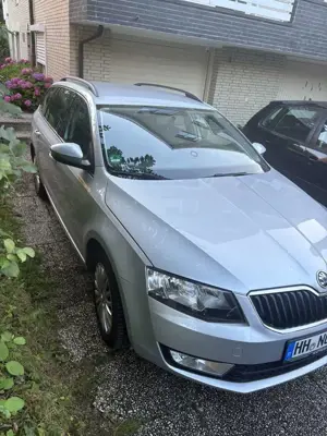 Skoda Octavia Skoda Octavia Ambition Kombi 5E Benzin nur 76.000 Bild 5