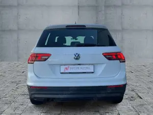 Volkswagen Tiguan 1.5 TSI NAV+AHK+ACC+SHZ+APP+PLA+2xPDC+17" Bild 5