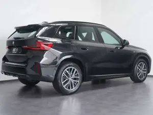 BMW X1 18 d sDrive M Sport SHADOW Bild 4