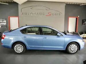 Skoda Octavia Lim. Ambition 1.6 TDi*1.Hand*PDC* Bild 2