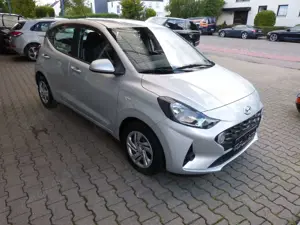 Hyundai i10 ADVANCED KLIMAAUT. SHZ LHZ APPLE KAMERA Bild 5