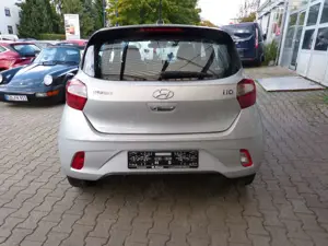 Hyundai i10 ADVANCED KLIMAAUT. SHZ LHZ APPLE KAMERA Bild 3