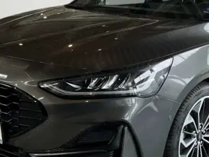 Ford Focus Mild-Hybrid 1.0 EcoBoost ST-Line X+Carplay+Lenkrad Bild 5