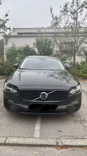 Volvo V90 Plus Dark Recharge Plug-In Hybrid AWD