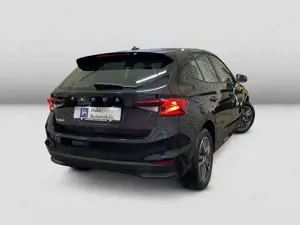 Skoda Fabia 1.0 TSI Tour Navi Bluetooth DAB Bild 4