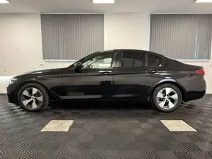 BMW 520 i Aut. Sport Leder ACC Navi LED Kamera AHK Bild 5