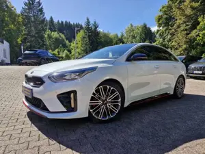 Kia ProCeed / pro_cee'd ProCeed GT 1.6T Standheizung+Winterräder+JBL