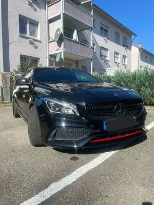 Mercedes-Benz CLA 250 Mercedes CLA 250 4MATIC Schwarz AMG Line