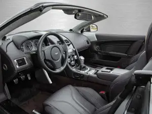 Aston Martin DBS Volante Handschalter Bild 3