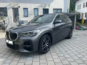 BMW X1 sDrive20i Aut. M Sport  Vollleder 32100km 192PS.
