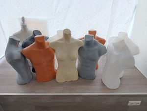 Verschiedene Kleiderpuppen