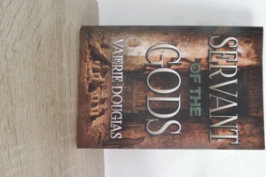 Servant of the gods Roman von Valerie Douglas Englisch