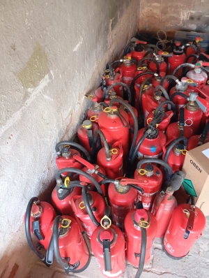 Feuerlöscher zu verschenken