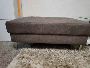 Nagelneuer Hocker - modern und bequem